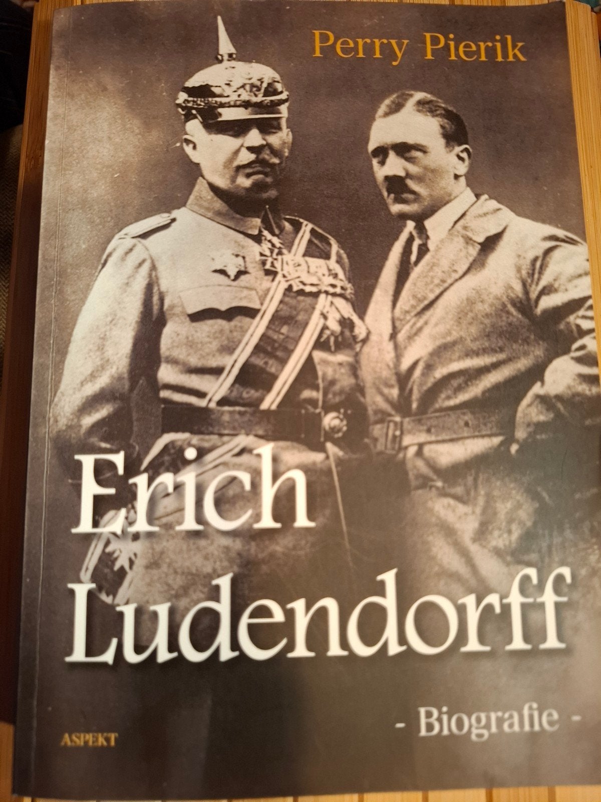 Erich Ludendorff - Biografie door Perry Pierik, Boeken, Verzenden, Zo goed als nieuw, Perry Pierik, Politiek