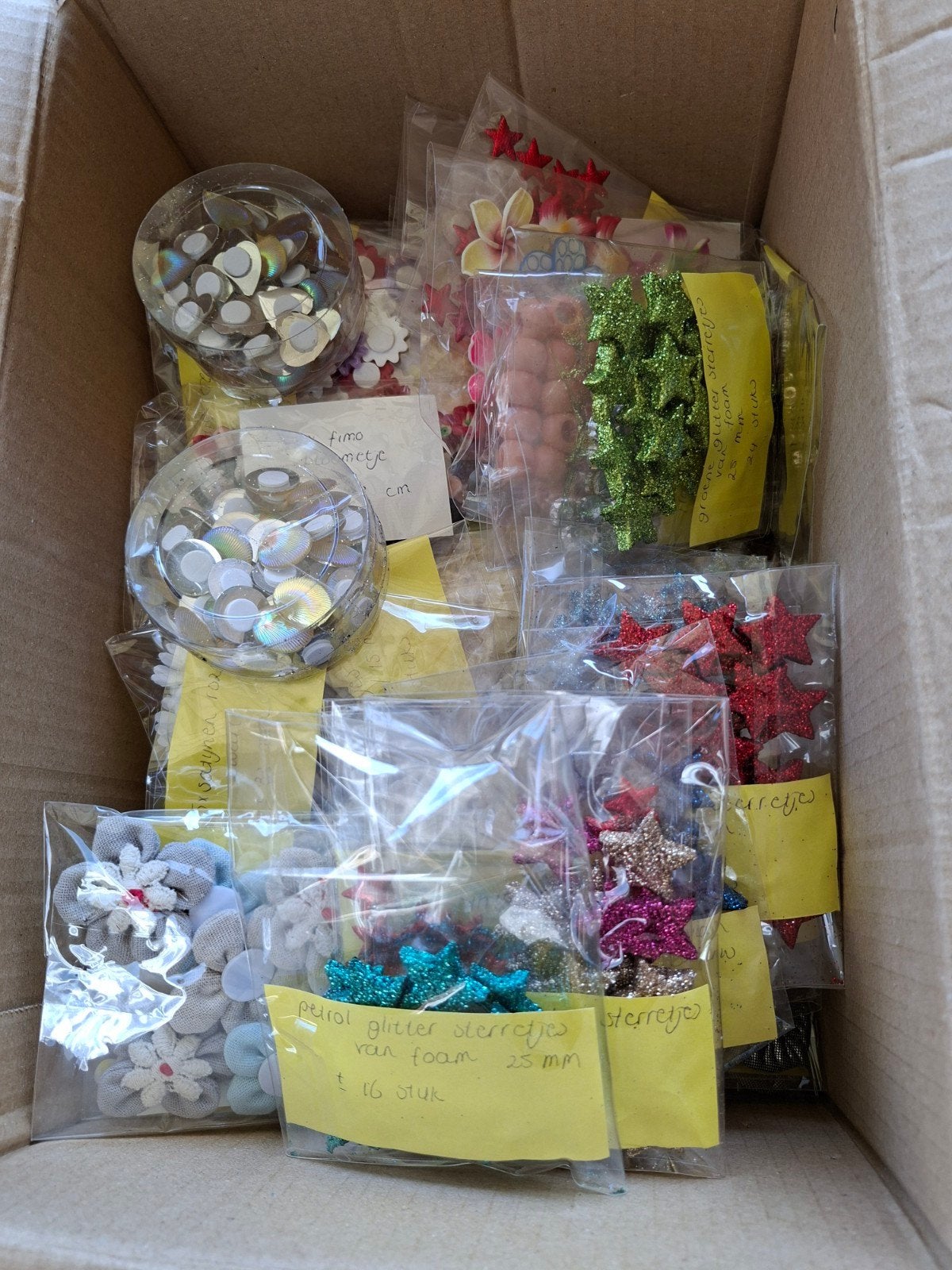 Leuke partij van 70 zakjes knutselmaterialen, Ophalen of Verzenden, Nieuw, Versiering of Embellishment