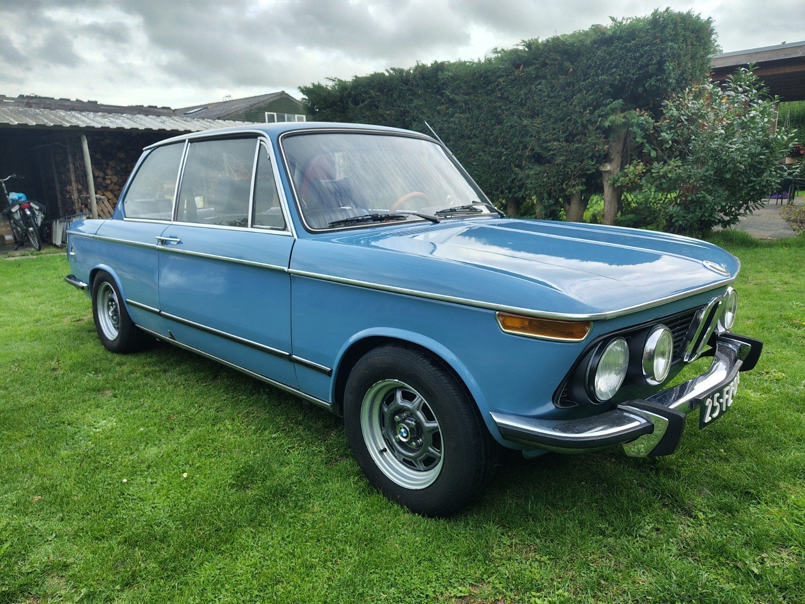 BMW 1602 2002 2.0 1975 Blauw Oldtimer, foto 3