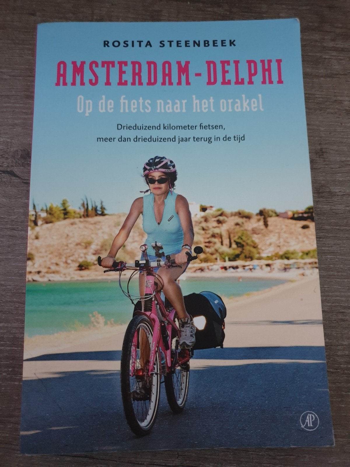 Rosita Steenbeek  Amsterdam-Delphi: Op de fiets naar het ora, Boeken, Ophalen of Verzenden, Gelezen, Rosita Steenbeek