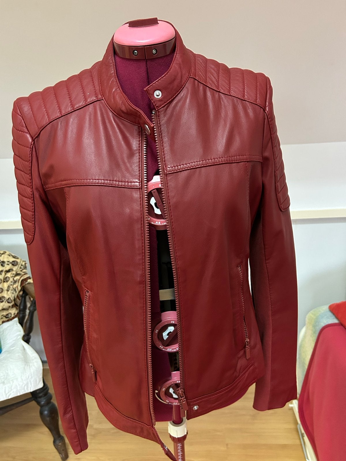 Arma Leren Jas Rood Dames Maat 42/44 (L), Kleding | Dames, Ophalen of Verzenden, Zo goed als nieuw, Maat 42/44 (L), Rood