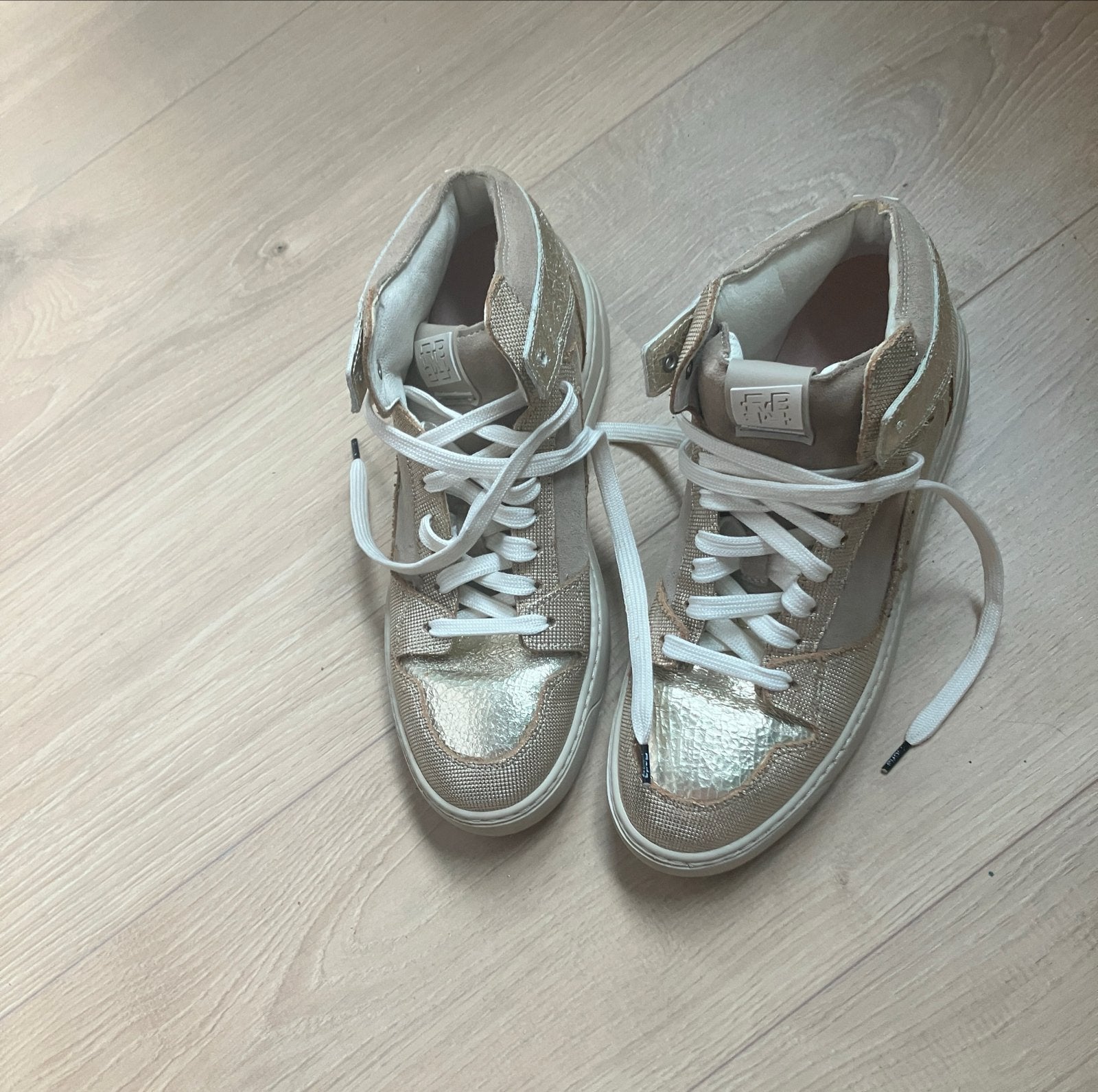 Floris van Bommel sneakers goudkleurig maat 39, Ophalen of Verzenden, Zo goed als nieuw, Overige kleuren, Sneakers of Gympen