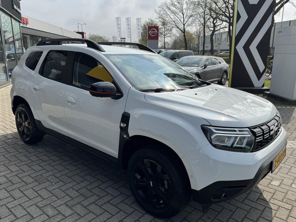Dacia Duster TCe 150 Extreme Automaat | Achteruitrijcamera |, Stof, Gebruikt, 4 cilinders, Wit