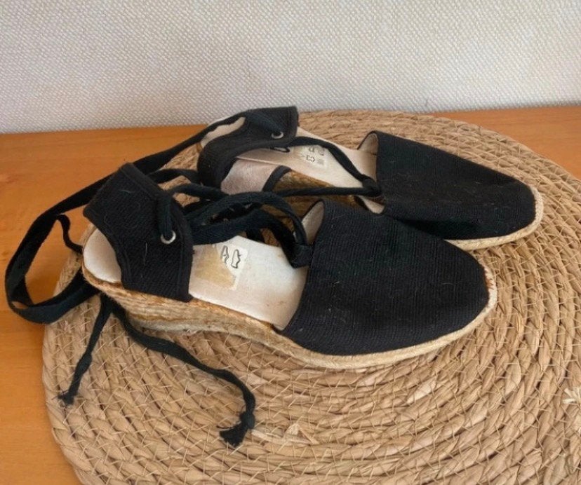 Zwarte Miles espadrille wedges met enkelbandjes – Maat 36, Zwart, Ophalen of Verzenden, Zo goed als nieuw, Espadrilles of Moccasins