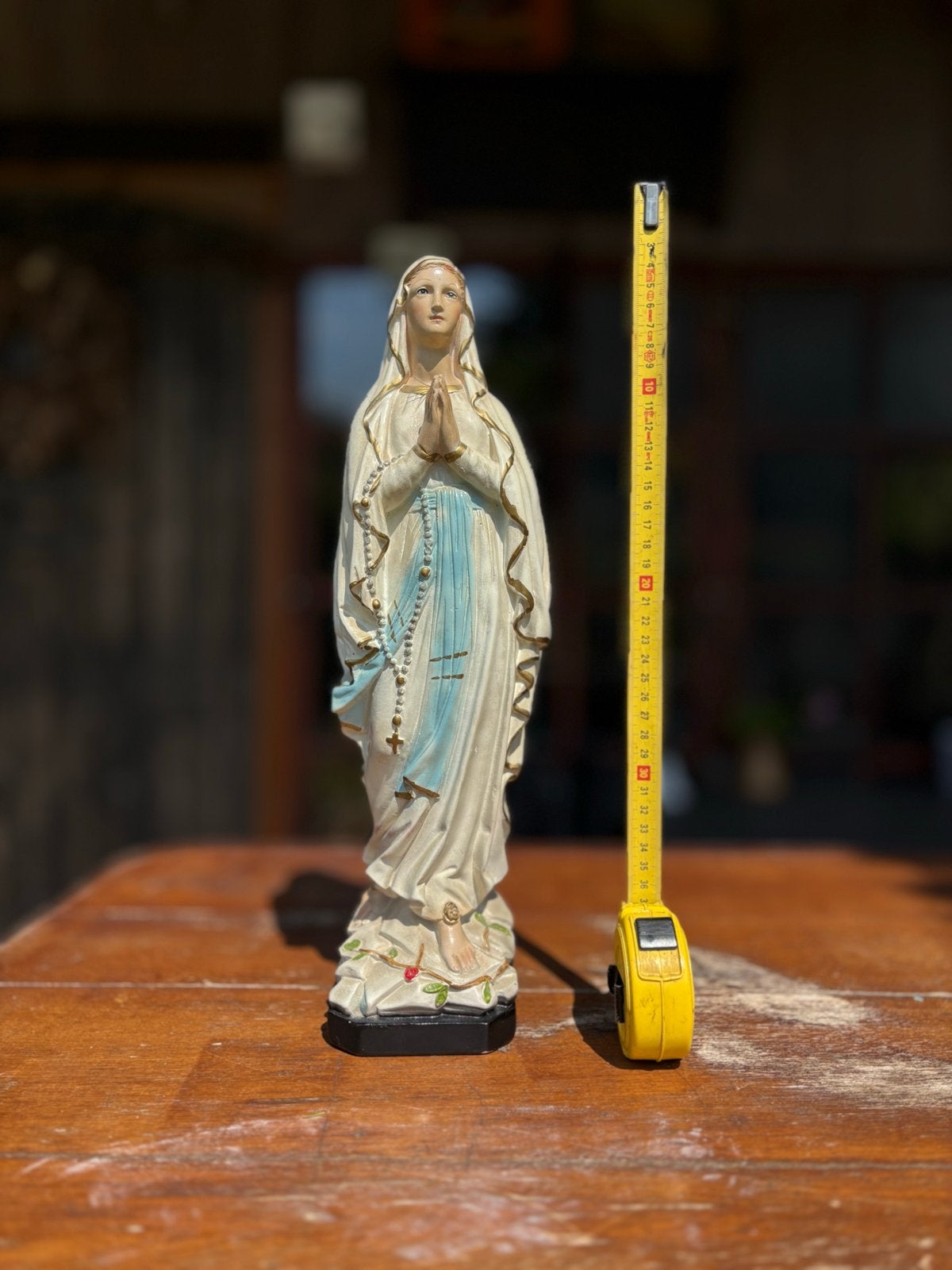 Mariabeeld massief steen - 25 cm hoog, Antiek en Kunst, Antiek | Religie, Ophalen of Verzenden