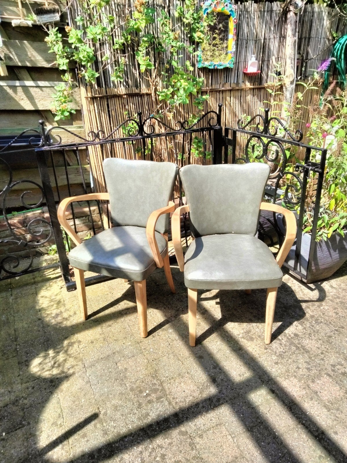 Vintage  café stoeltjes, Antiek en Kunst, Antiek | Meubels | Stoelen en Banken, Ophalen