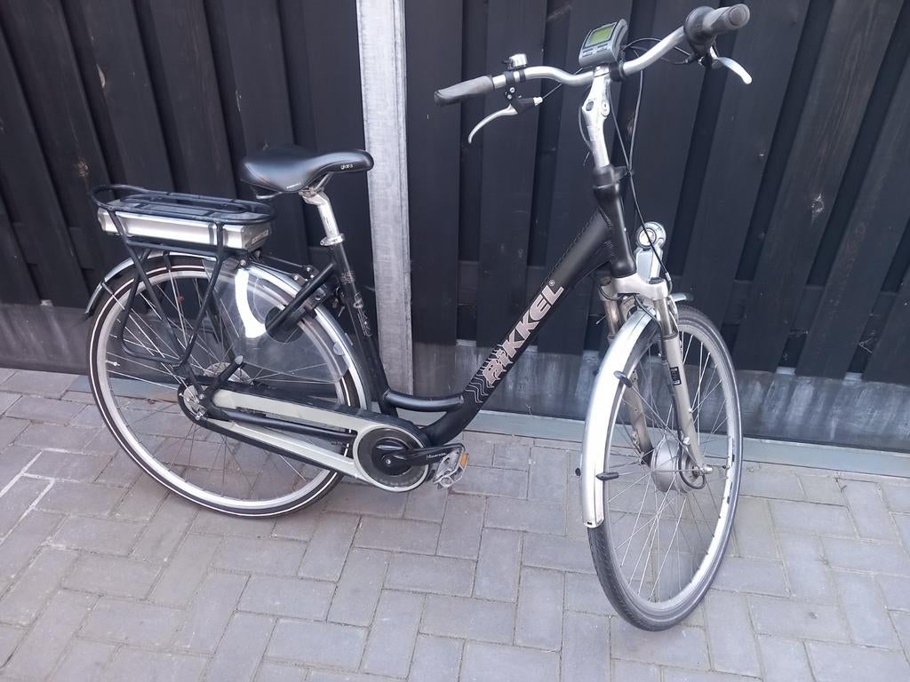 Bikkel elektrische damesfiets met 8 versnellingen, Fietsen en Brommers, Fietsen | Dames | Damesfietsen, Gebruikt, Velgrem, Versnellingen