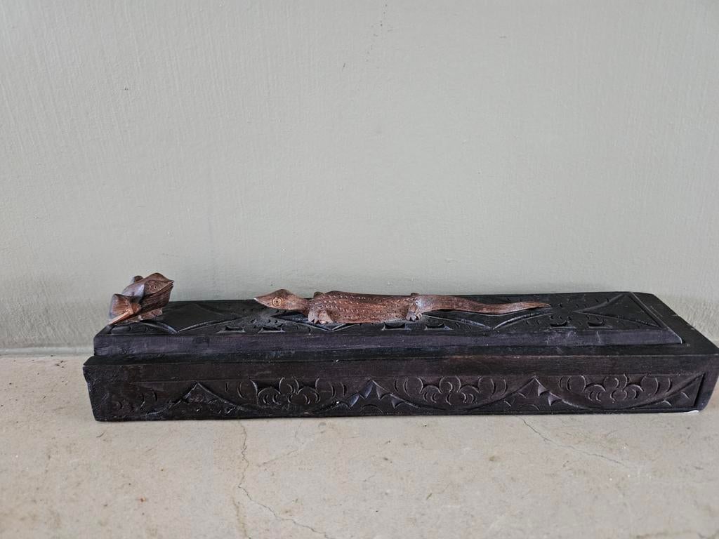 Handgesneden Balinees houten kistje, Antiek en Kunst, Ophalen of Verzenden