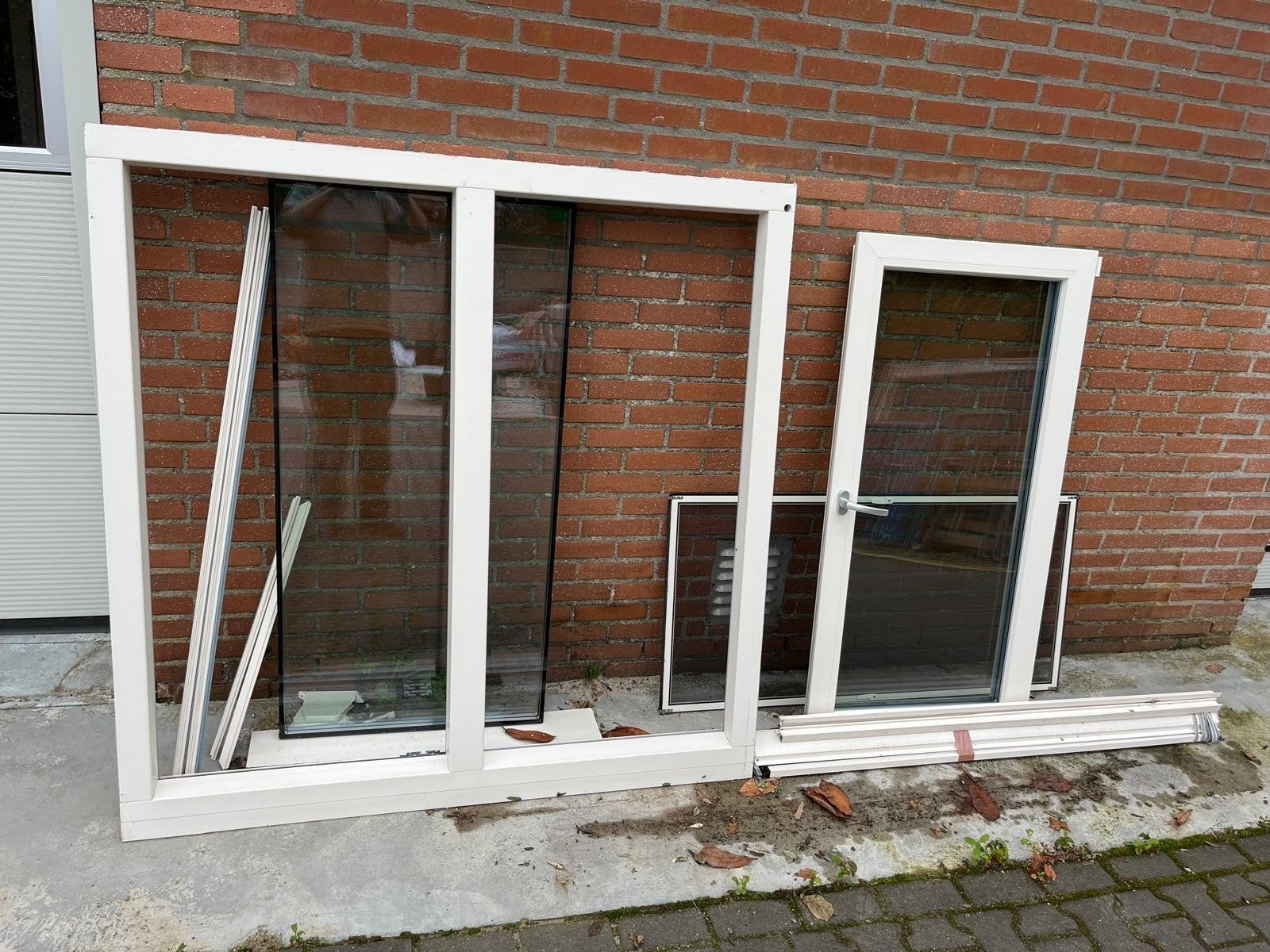 Raam t.e.a.b, Kunststof, Raamkozijn, 75 tot 150 cm, Ophalen
