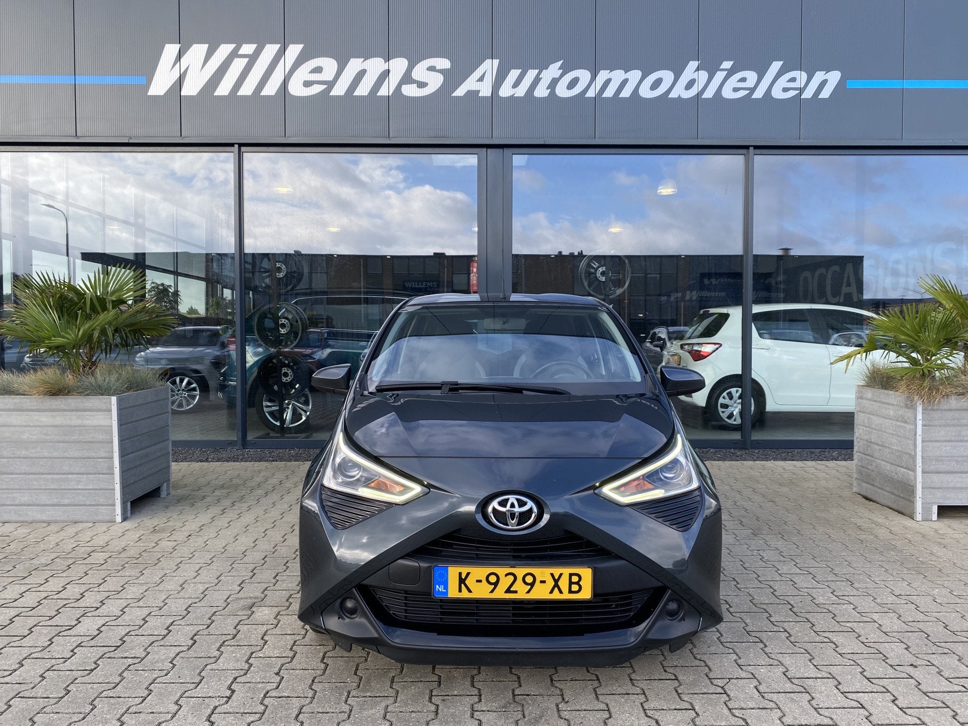 Toyota Aygo 1.0 VVT-i x-play App Connect, Airco & Camera, Voorwielaandrijving, Stof, Gebruikt, Met garantie (alle)