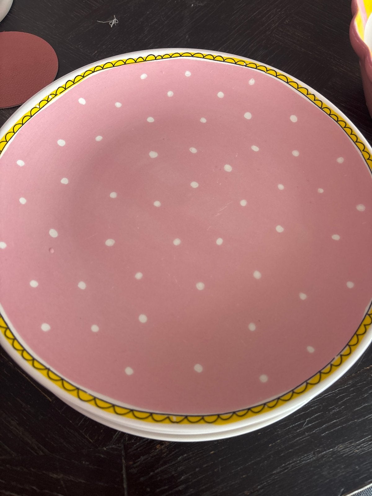 Blond Amsterdam borden roze met stippen (4 stuks), Keramiek, Ophalen of Verzenden, Zo goed als nieuw, Bord(en)