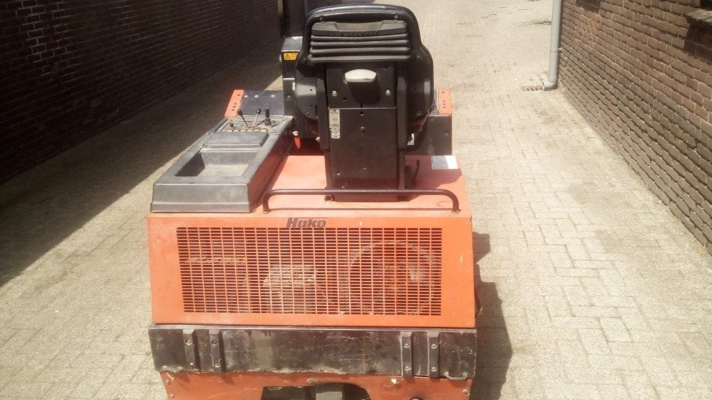 Veegmachine Hako Jonas 1100, Ophalen, Gebruikt, Hako