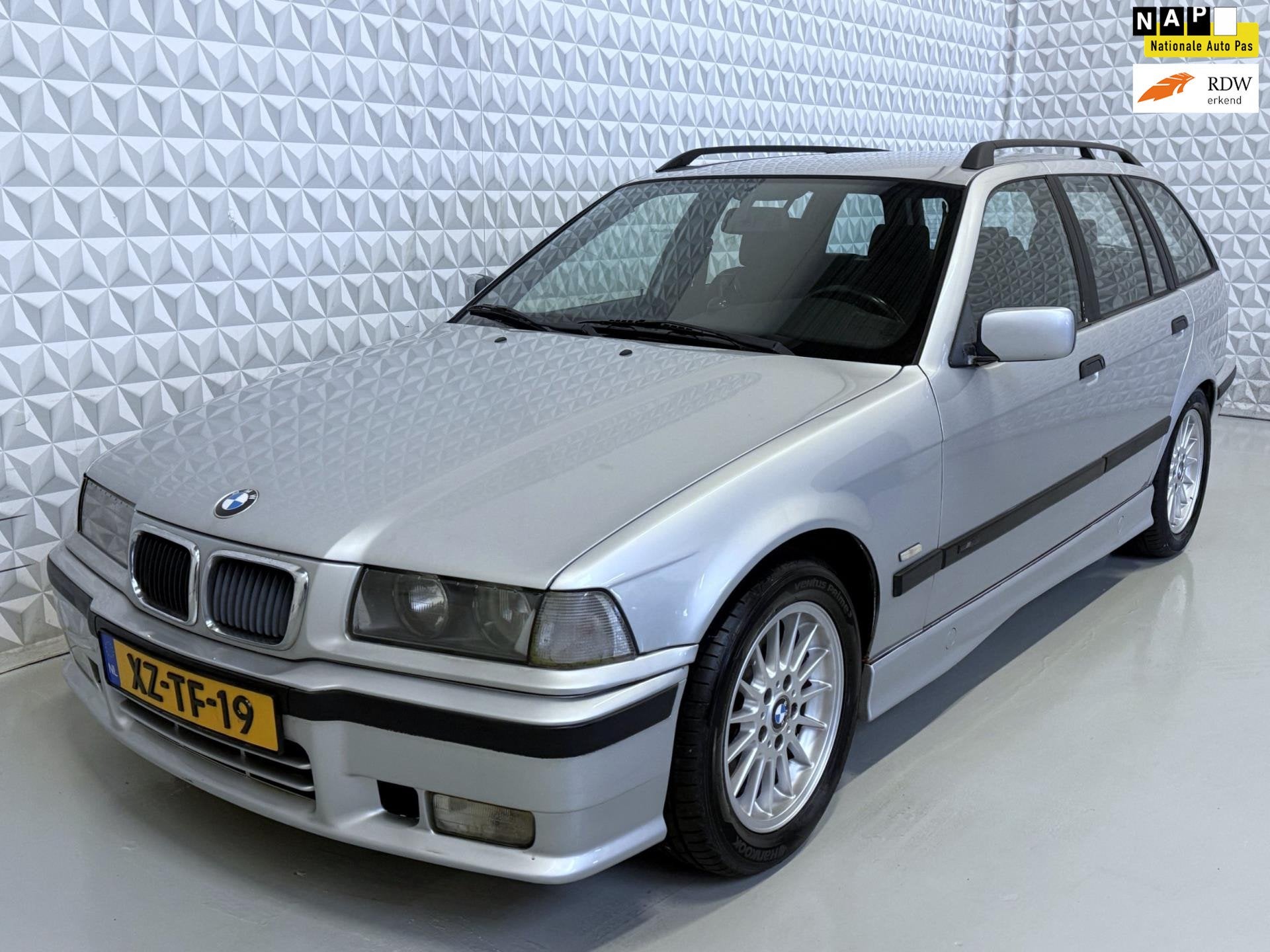 BMW 3-serie Touring 323i Sport Edition uit 1e familie! (1999, Euro 2, Gebruikt, 2494 cc, Handgeschakeld