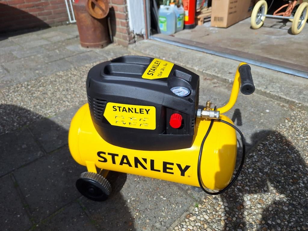 Stanley compressor, Ophalen, Zo goed als nieuw, Minder dan 200 liter/min, Olievrij