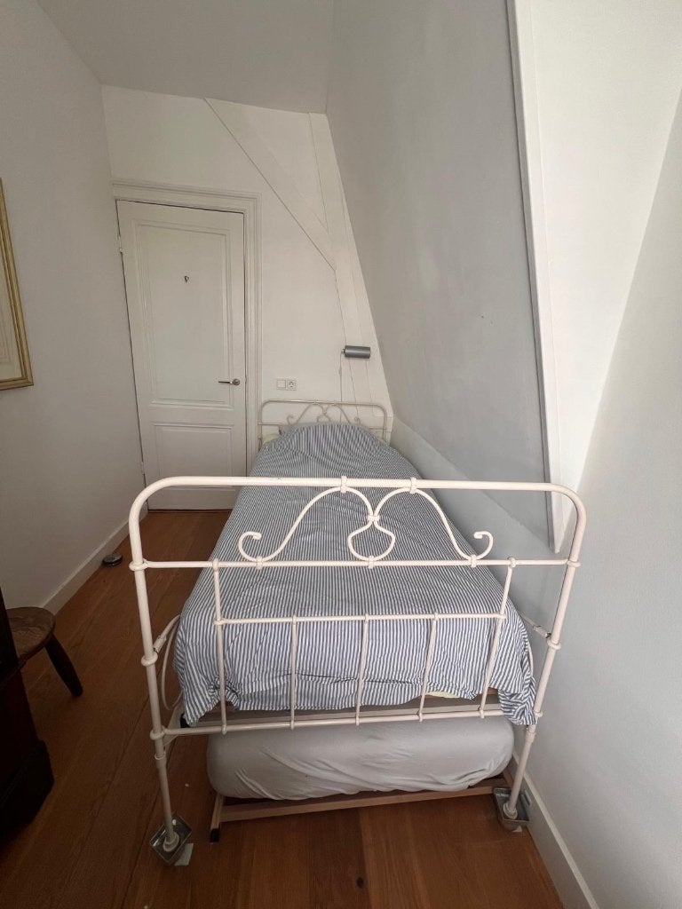 Wit metalen bed 1-persoons met Auping matras, BB lattenbodem, Ophalen, Gebruikt, 90 cm, Eenpersoons