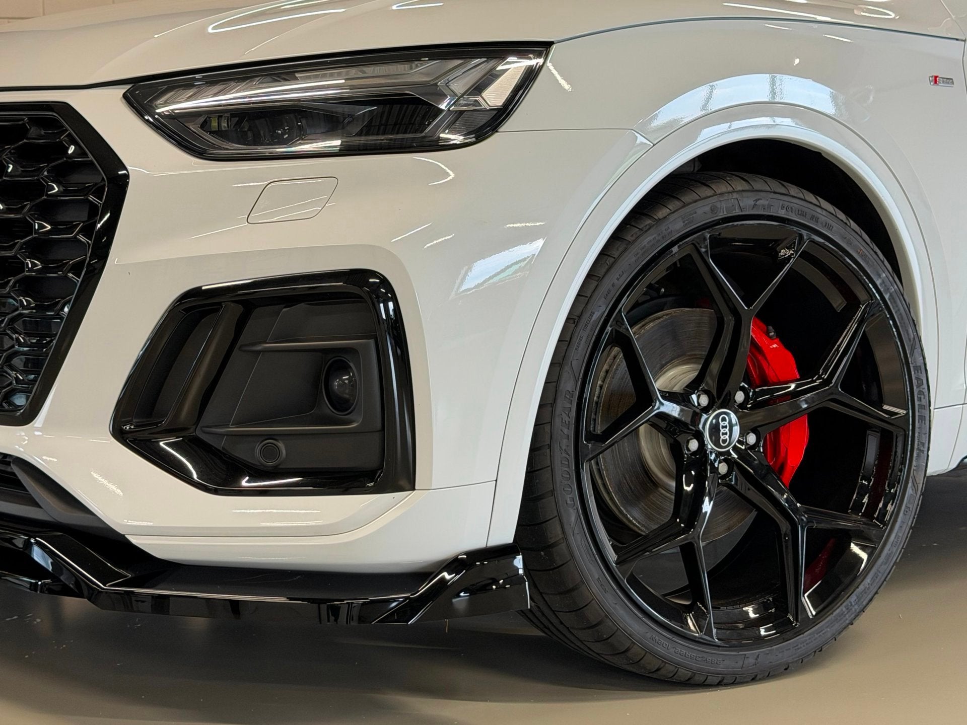 Audi Q5 Sportback 50 TFSI e Quattro Competition Black Optic, Auto's, Automaat, Gebruikt, 4 cilinders, Wit
