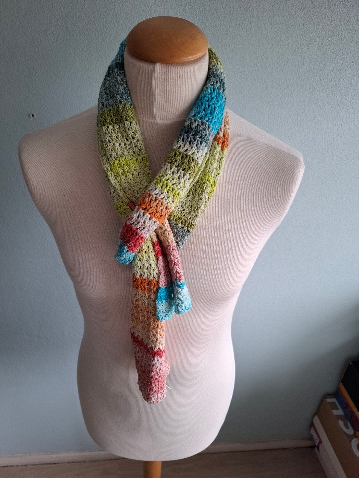 Kleurrijke gehaakte sjaal, Kleding | Dames, Mutsen, Sjaals en Handschoenen, Handgemaakt, Ophalen of Verzenden, Nieuw, Sjaal