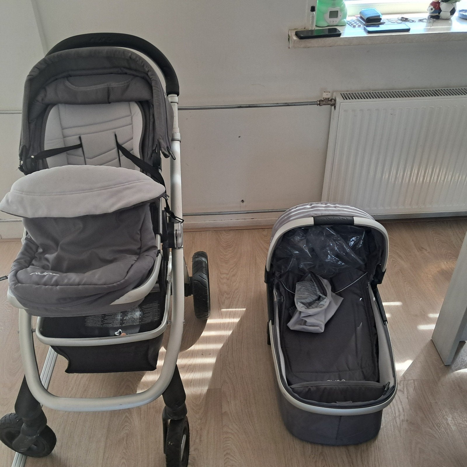 Nuna kinderwagen met reiswieg - Grijs, Gebruikt, Combiwagen, Verstelbare duwstang, Ophalen