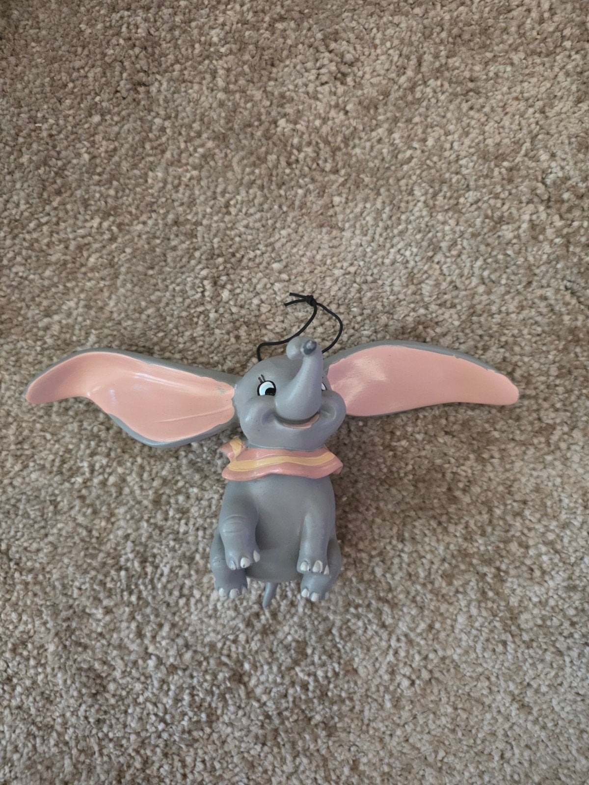 Disney Dumbo Kerstbal - 21 cm, Verzamelen, Ophalen of Verzenden, Bambi of Dumbo, Nieuw, Beeldje of Figuurtje