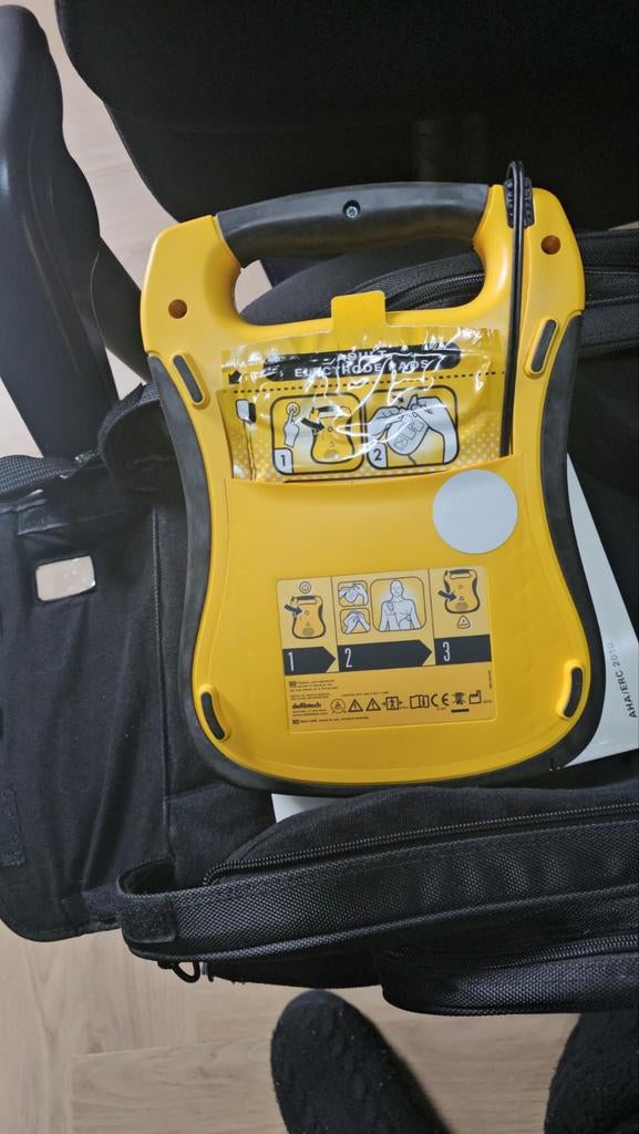 DEFIBTECH LIFELINE, Diversen, Verpleegmiddelen, Ophalen of Verzenden, Gebruikt