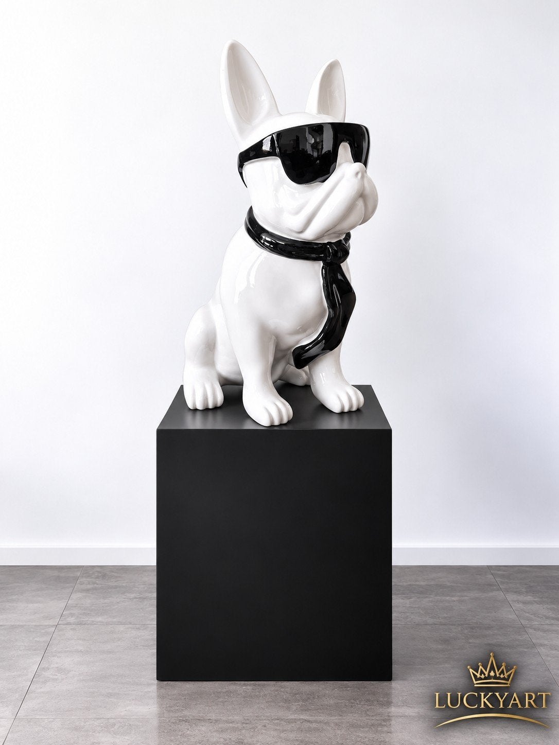 Zittende Hond met Bril 60 cm – Polyester Beeld – €70, Ophalen