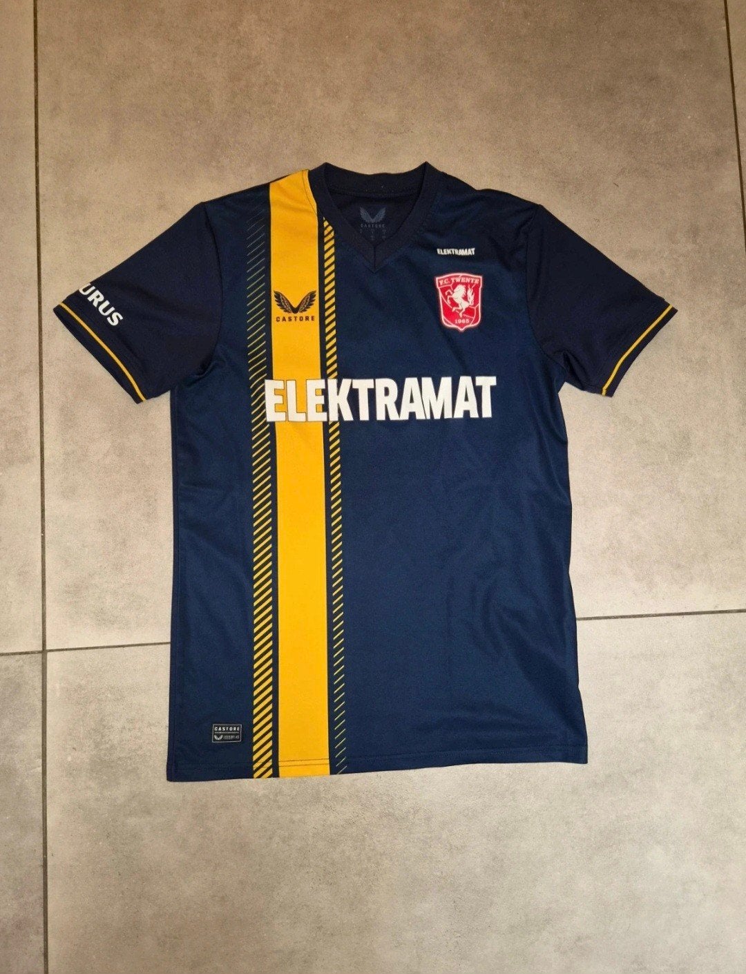 Shirt FC Twente uit 2023-2024 maat S, Ophalen of Verzenden, Zo goed als nieuw, Blauw