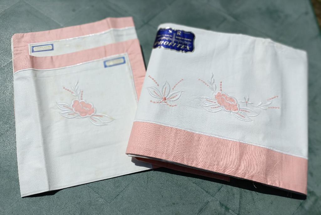 Vintage NIEUW roze katoen beddengoed 2x laken 2x sloop (BG8), Overige typen, Ophalen of Verzenden, Roze, Nieuw