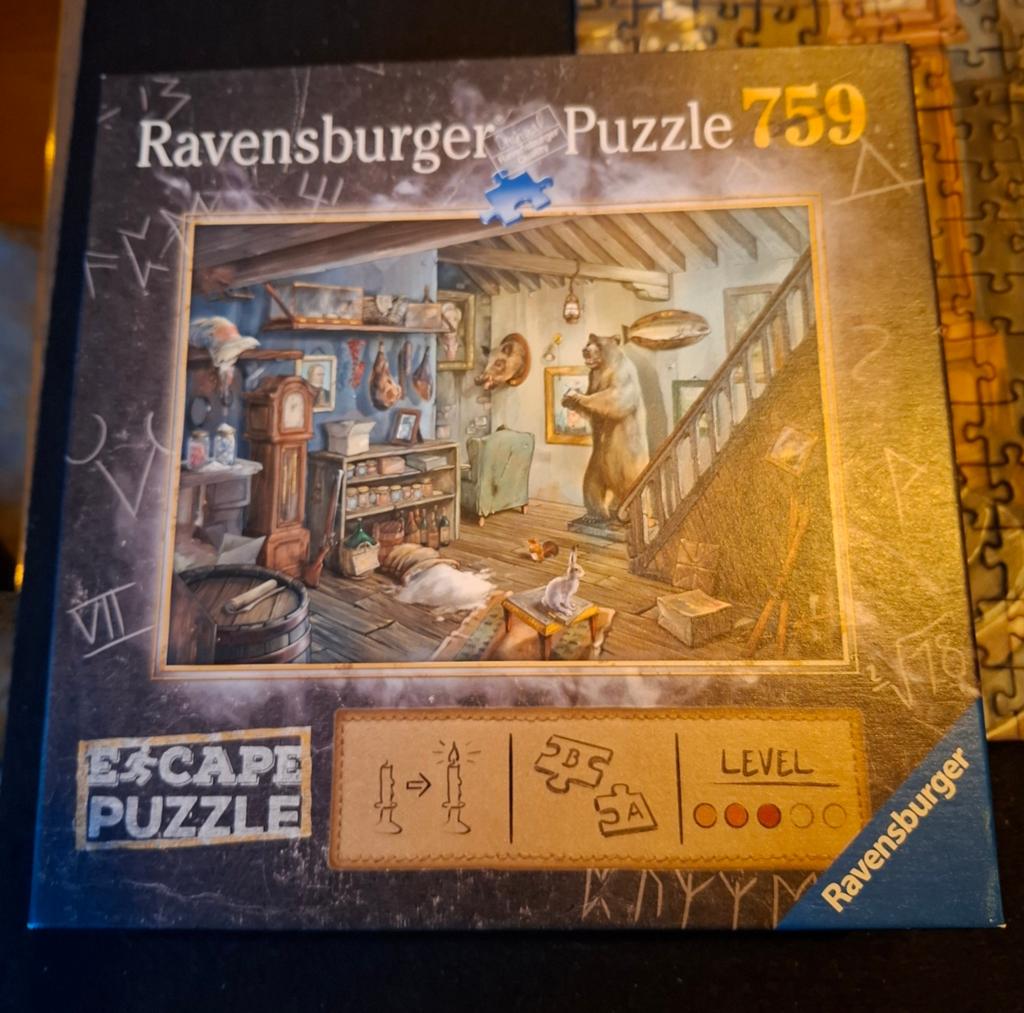 Ravensburger Escape Puzzle 759 stukjes - in de griezelkelder, Ophalen, 500 t/m 1500 stukjes, Zo goed als nieuw, Legpuzzel