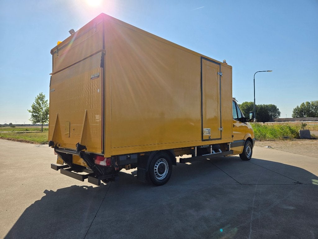 Mercedes Sprinter Bakwagen 311CDI Laadklep Carplay (camper?), Auto's, Automaat, Sound system, Stof, Zwart