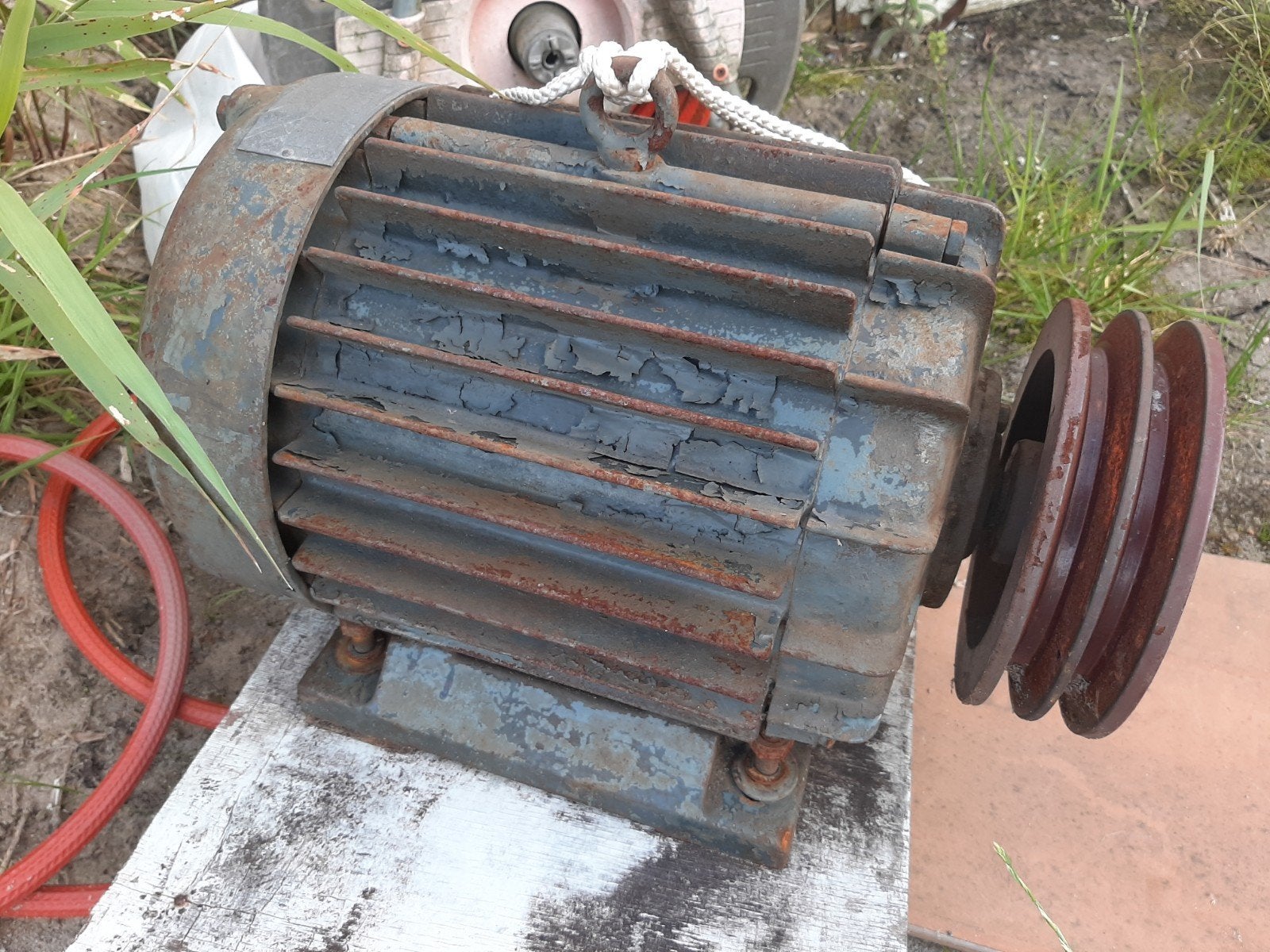 Electro motor komt.van een boge compresor, Gebruikt, Steen of Klei, Ophalen of Verzenden, 15 m² of meer