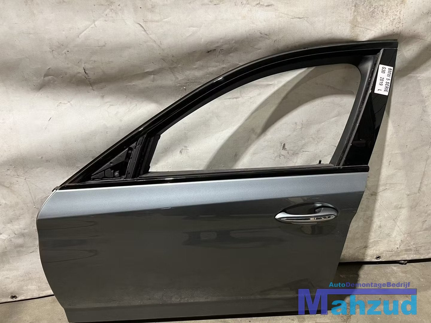 BMW 5 SERIE G30 SEDAN Grijs Links voor deur portier 2016+, Petuelring 130
80788  Munich, DE, Gebruikt, Deur, Info@bmw.de