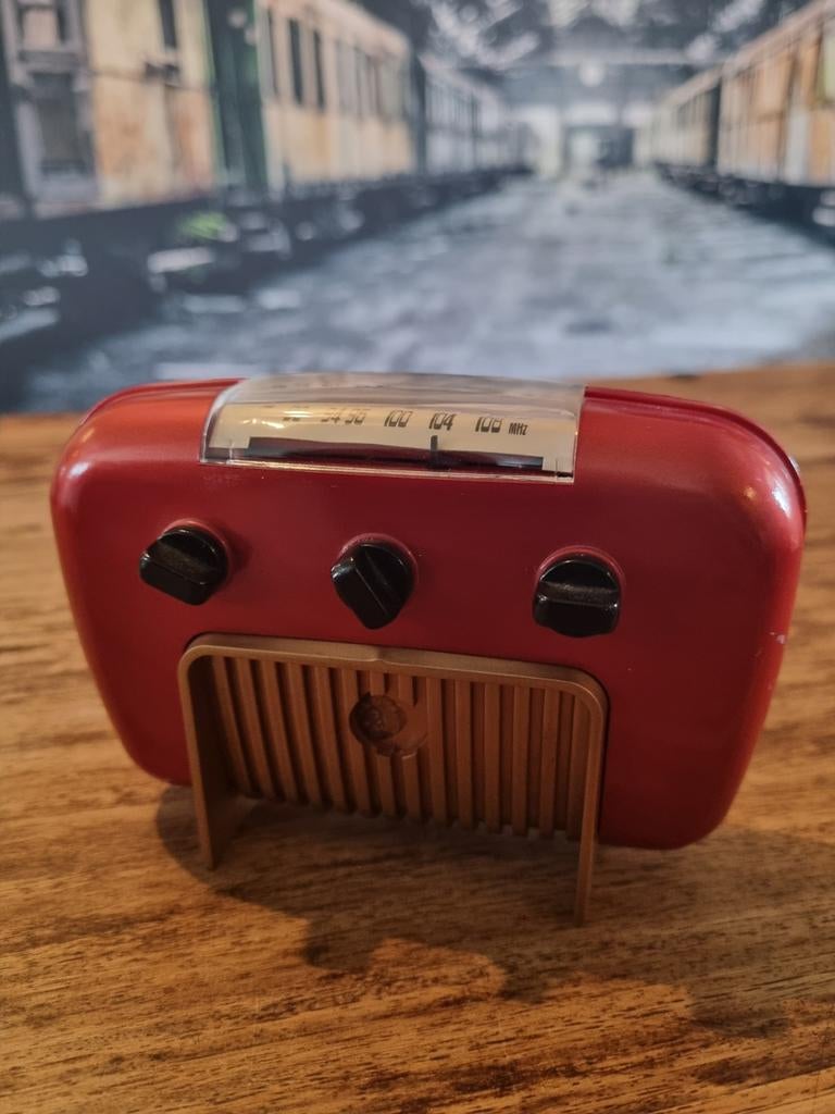 Vintage Altona Transistorradio - Rood, Verzamelen, Retro, Audio en Video, Ophalen of Verzenden