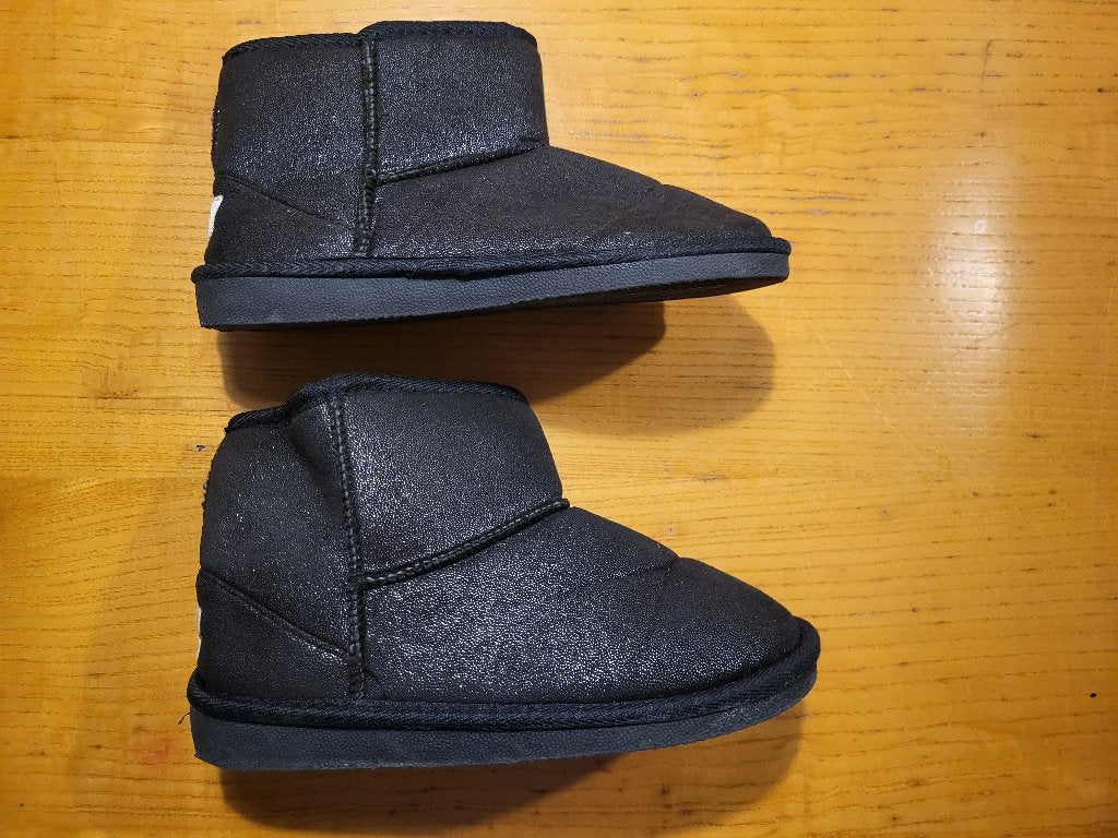 Zo goed als nieuw - Zwarte Snowboots - Maat 33, Jongen of Meisje, Overige typen, Ophalen of Verzenden, Zo goed als nieuw