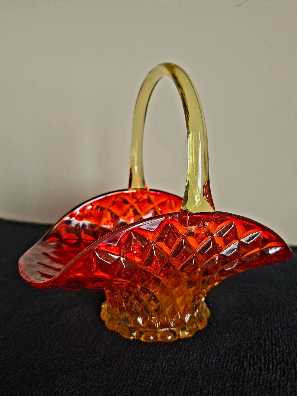 Vintage amberina diamond point basket, Verzenden