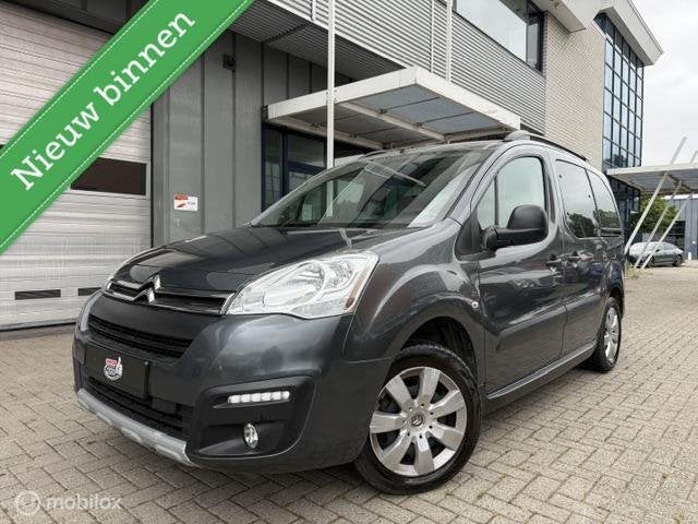 Citroen Berlingo Combi 1.2 Benzine Trekhaak 5 zitplaatsen, Auto's, Voorwielaandrijving, Gebruikt, 1295 kg, 1199 cc