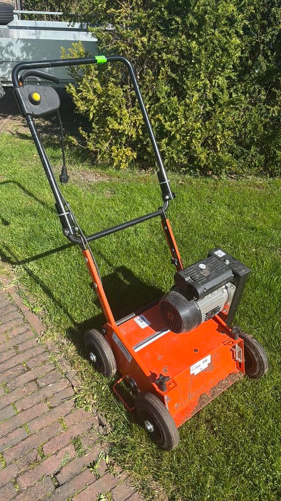 Verticuteermachine te huur, Ophalen of Verzenden, Zo goed als nieuw, Elektrisch