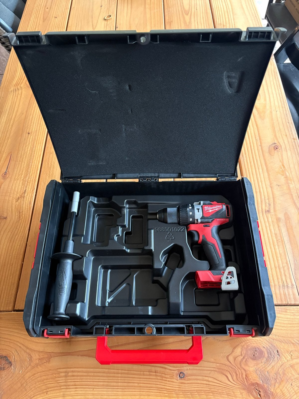 Milwaukee M18 BLDD2 Accuboormachine met koffer, 600 watt of meer, Variabele snelheid, Nieuw, Ophalen of Verzenden