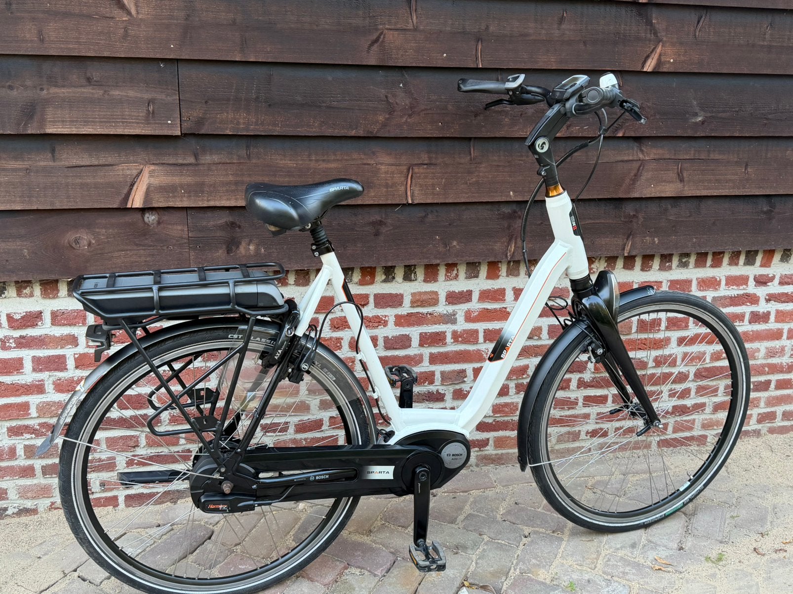 Foto 4 van Als nieuwe Sparta MNB elektrische fiets bosch middenmoter