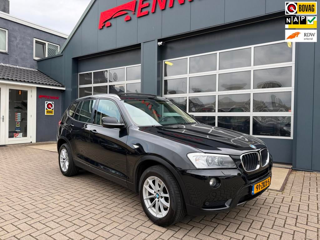 BMW X3 XDrive20i High Executive / Pano / Leder / Navi / NL a, Auto's, Euro 5, Gebruikt, 4 cilinders, 2000 kg