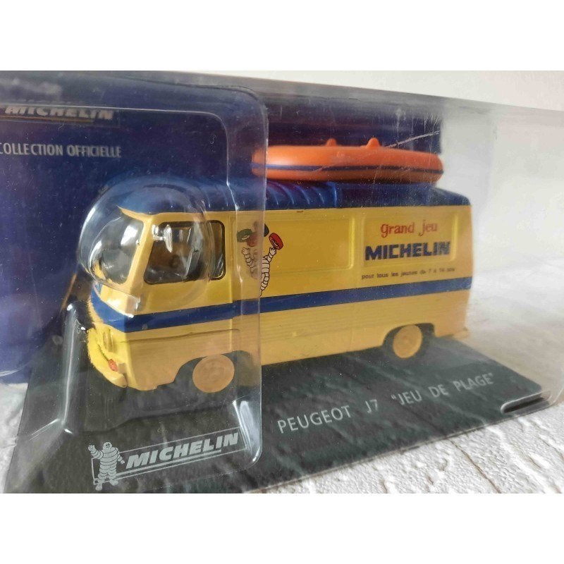 Peugeot J7 met opblaasboot op dak Jeu de plage Michelin 1:43, Hobby en Vrije tijd, Modelauto's | 1:43, Ophalen of Verzenden, Nieuw