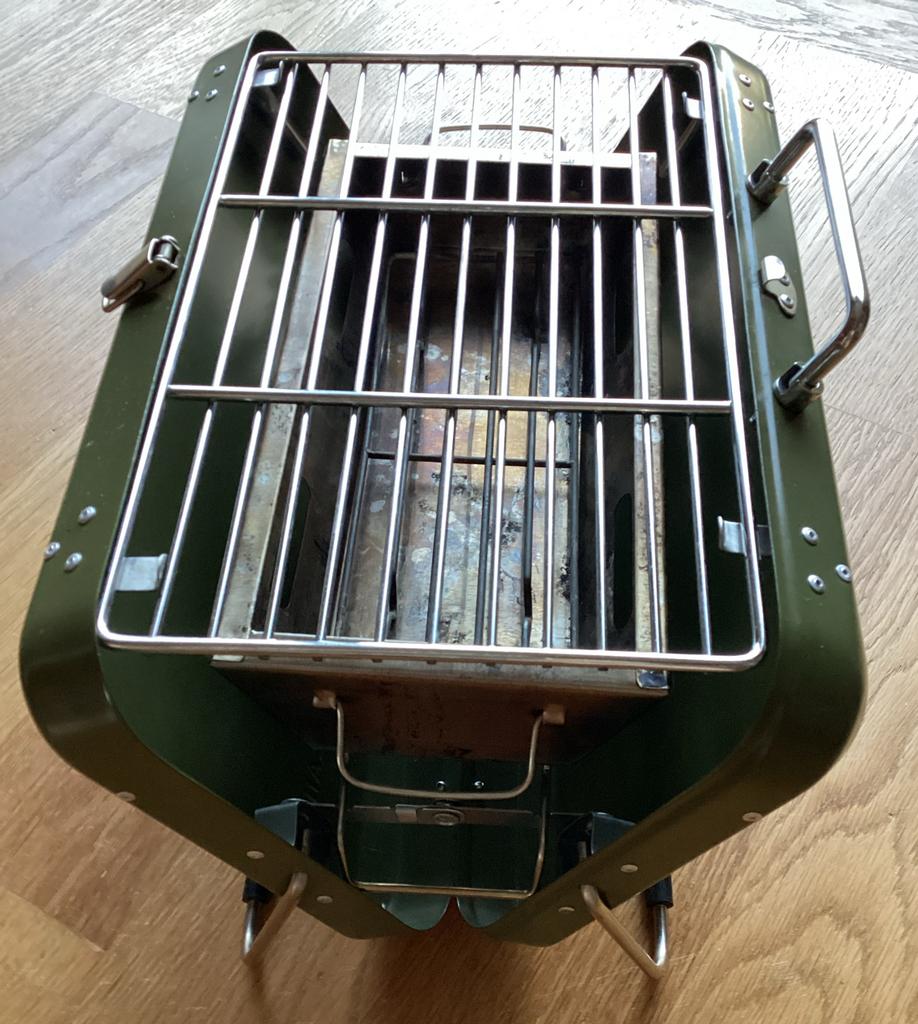 Kikkerland Briefcase Barbecue - Draagbare Houtskool BBQ, Tuin en Terras, Houtskoolbarbecues, Zo goed als nieuw, Ophalen of Verzenden