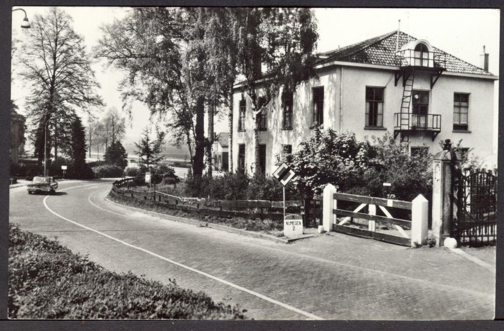 Ansicht; Ubbergen bij Nijmegen - Jeugdherberg "Overberg", Ophalen of Verzenden, 1940 tot 1960, Ongelopen, Gelderland