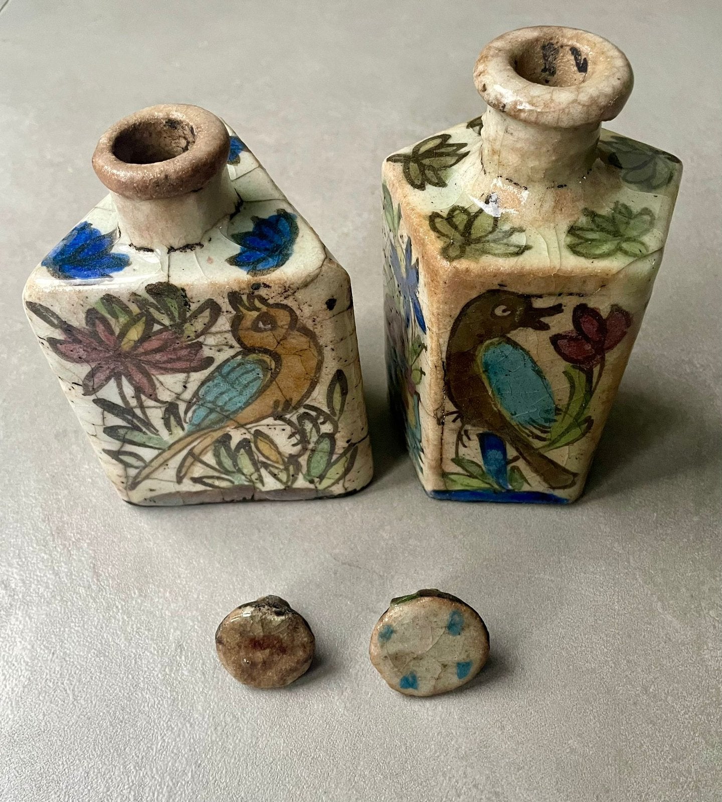 Iraanse keramische fles, 18e eeuw – polychrome, Kandjar, Antiek en Kunst, Ophalen of Verzenden