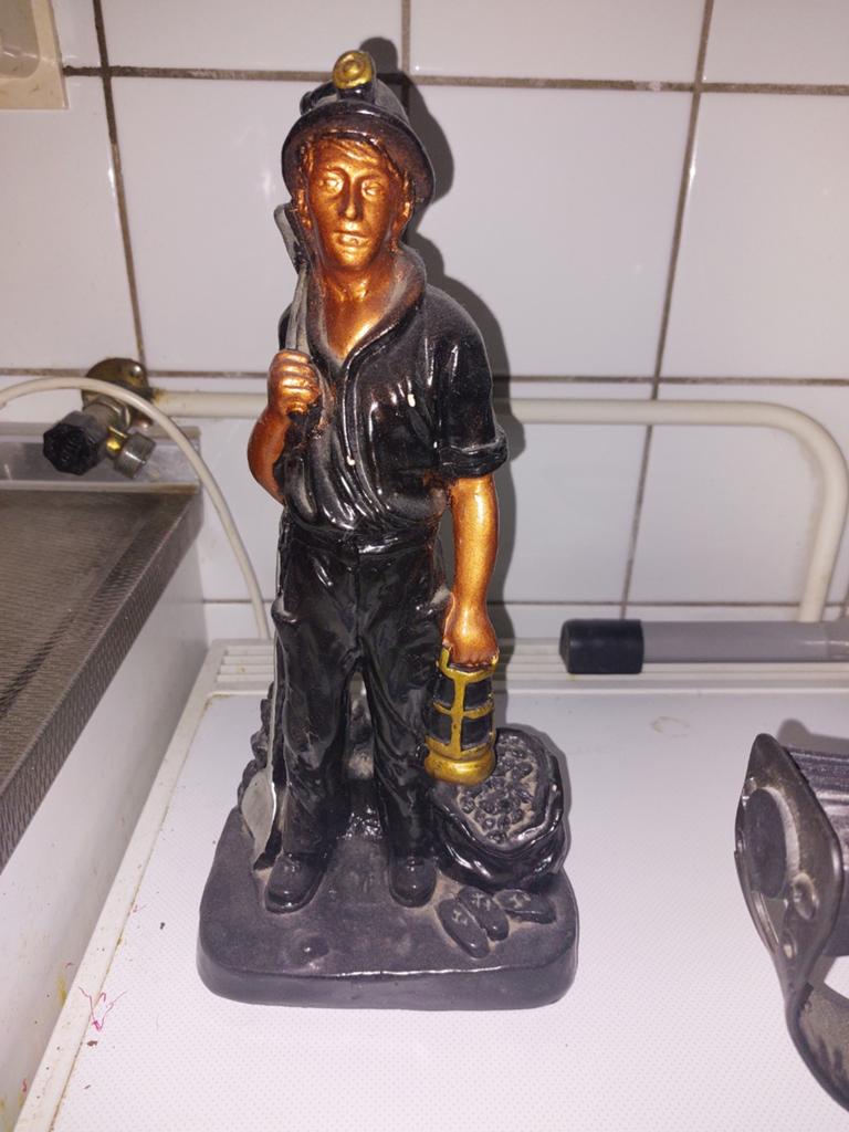 2 oude beelden Engel en mijnwerker, Verzamelen, Ophalen