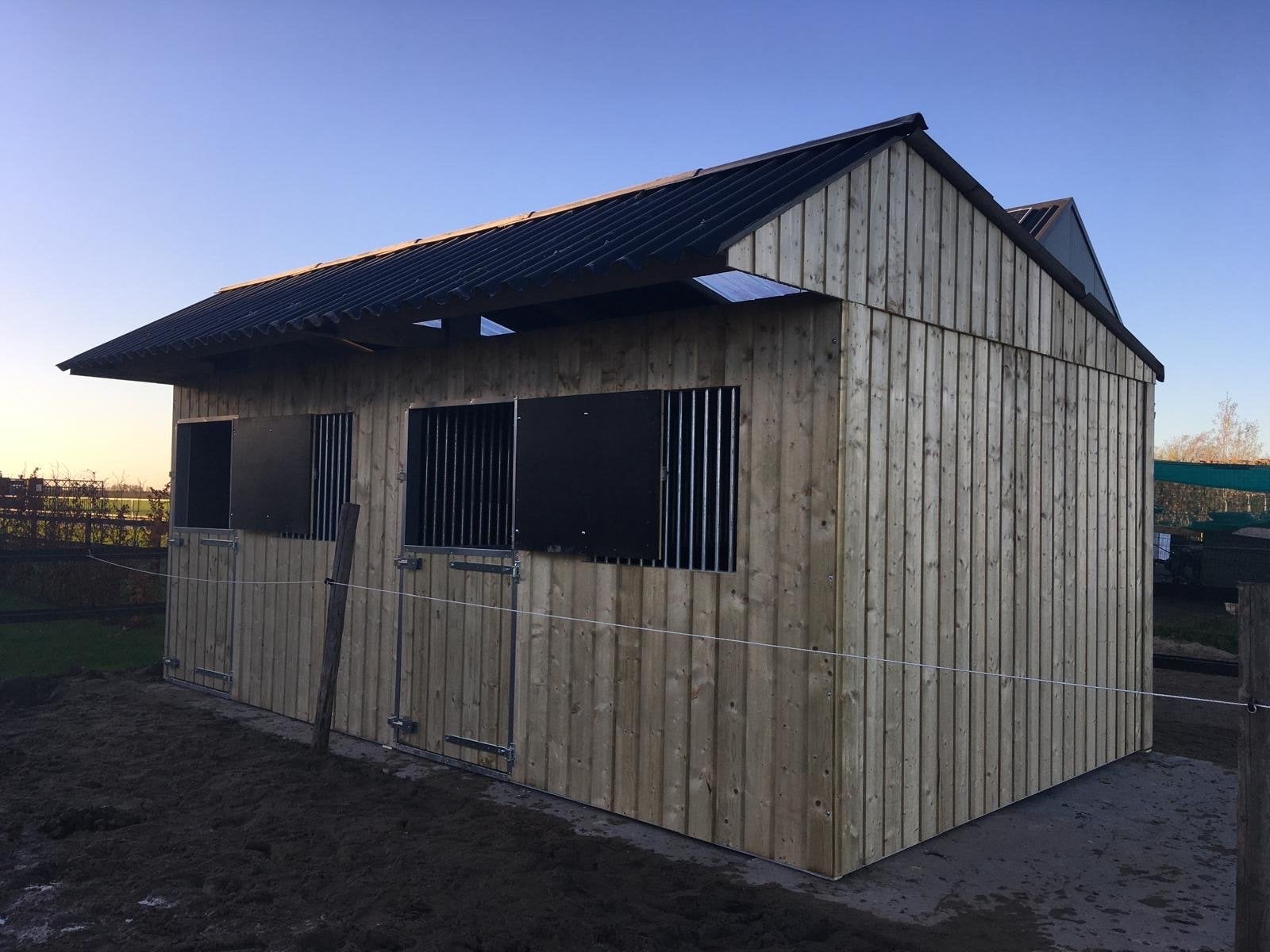 Paardenstal van Horsestables, Ophalen