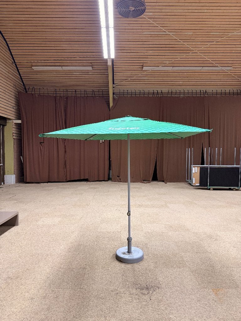 Parasol met voet, Ophalen, Gebruikt