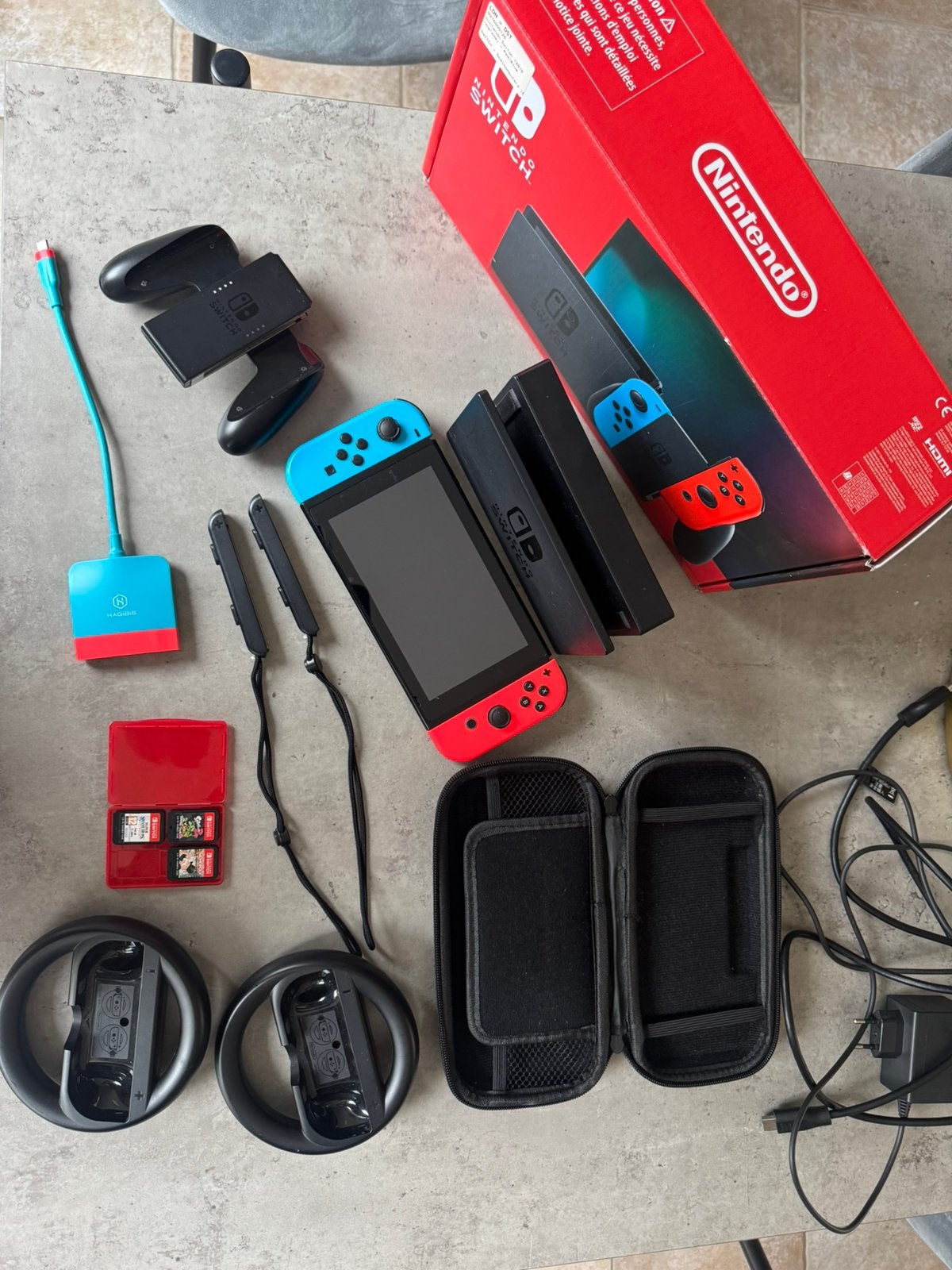 Nintendo Switch V2 (2019 upgrade) + 3 spellen en accessoires, Spelcomputers en Games, Spelcomputers | Nintendo Switch, Switch 2019 Upgrade