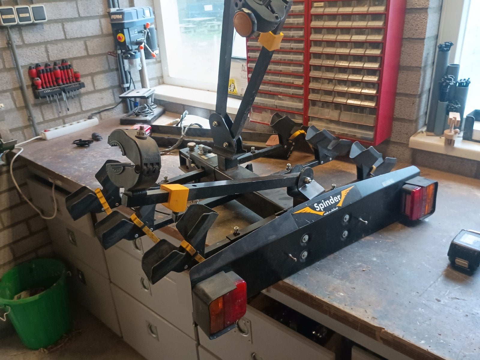 Spinder fietsendrager voor 3 fietsen (opknapper), Ophalen