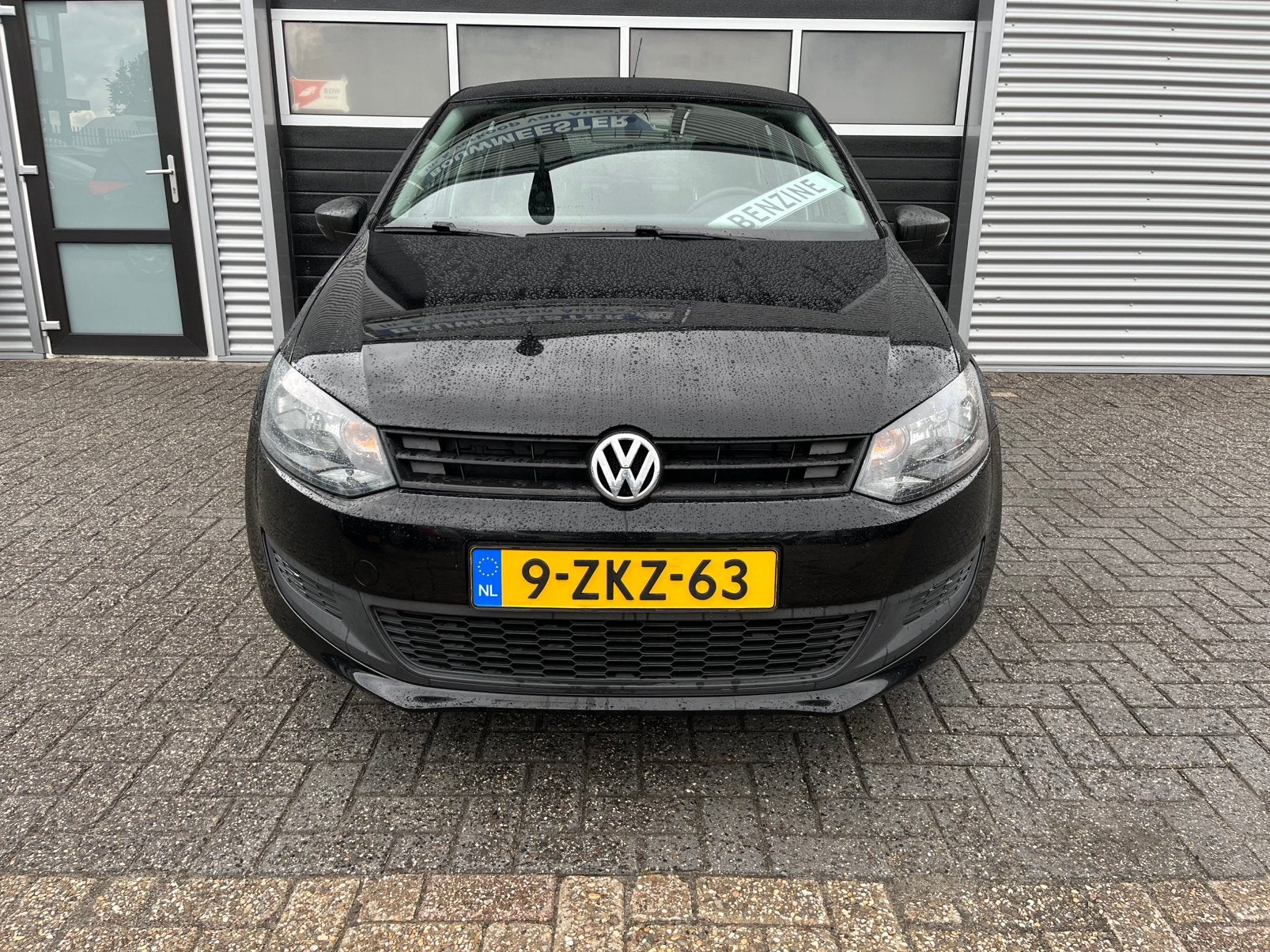 Volkswagen Polo 1.2  44KW EASYLINE 5DRSBJ 2013 Zwart, Auto's, Voorwielaandrijving, Euro 5, 40 €/maand, 1198 cc