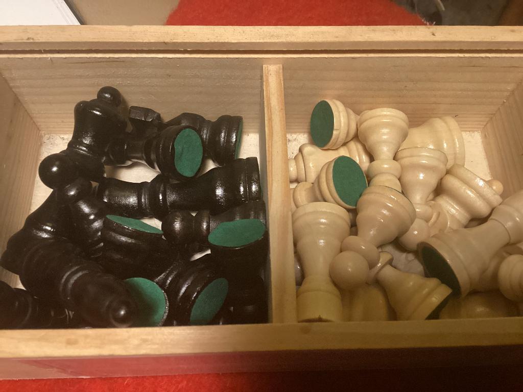Schaakstukken + damschijven, Ophalen